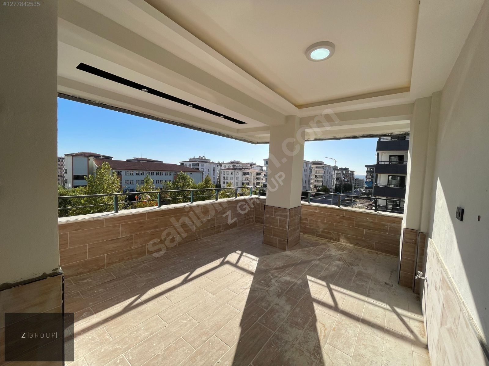 Z GROUP'DAN ABDÜLHAMİDHAN'DA KAT SEÇENEKLİ 2,5+1 SATILIK DAİRE