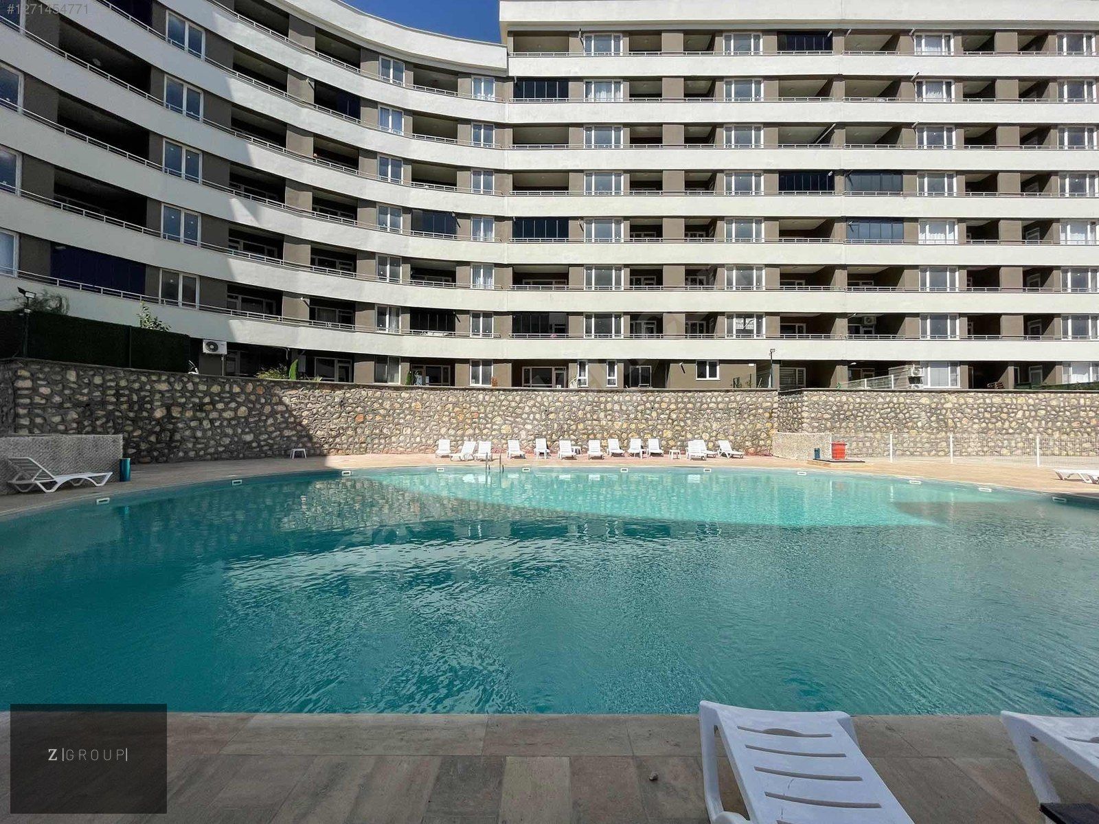 Z GROUP'DAN BAHÇE KATI YAZLIK HAVUZLU VE GÜVELİKLİ SİTEDE