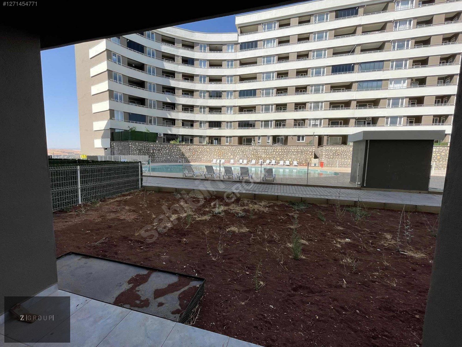 Z GROUP'DAN BAHÇE KATI YAZLIK HAVUZLU VE GÜVELİKLİ SİTEDE