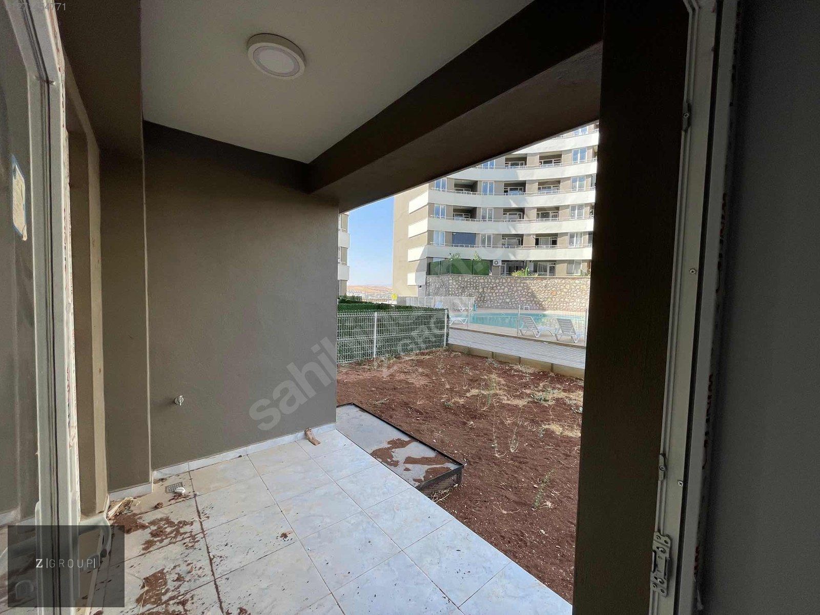 Z GROUP'DAN BAHÇE KATI YAZLIK HAVUZLU VE GÜVELİKLİ SİTEDE