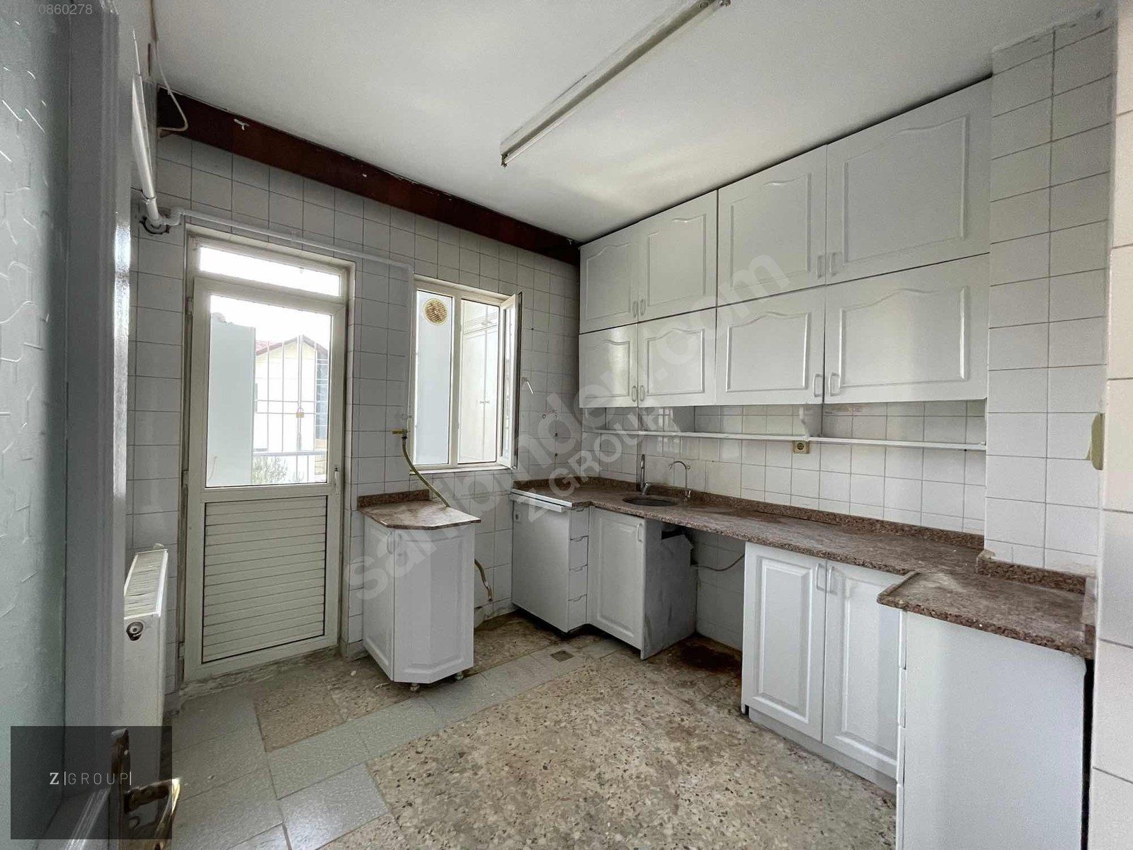 Z GROUP'DAN TRAMVAY YOLU ÜZERİNDE 2+1 DAİRE